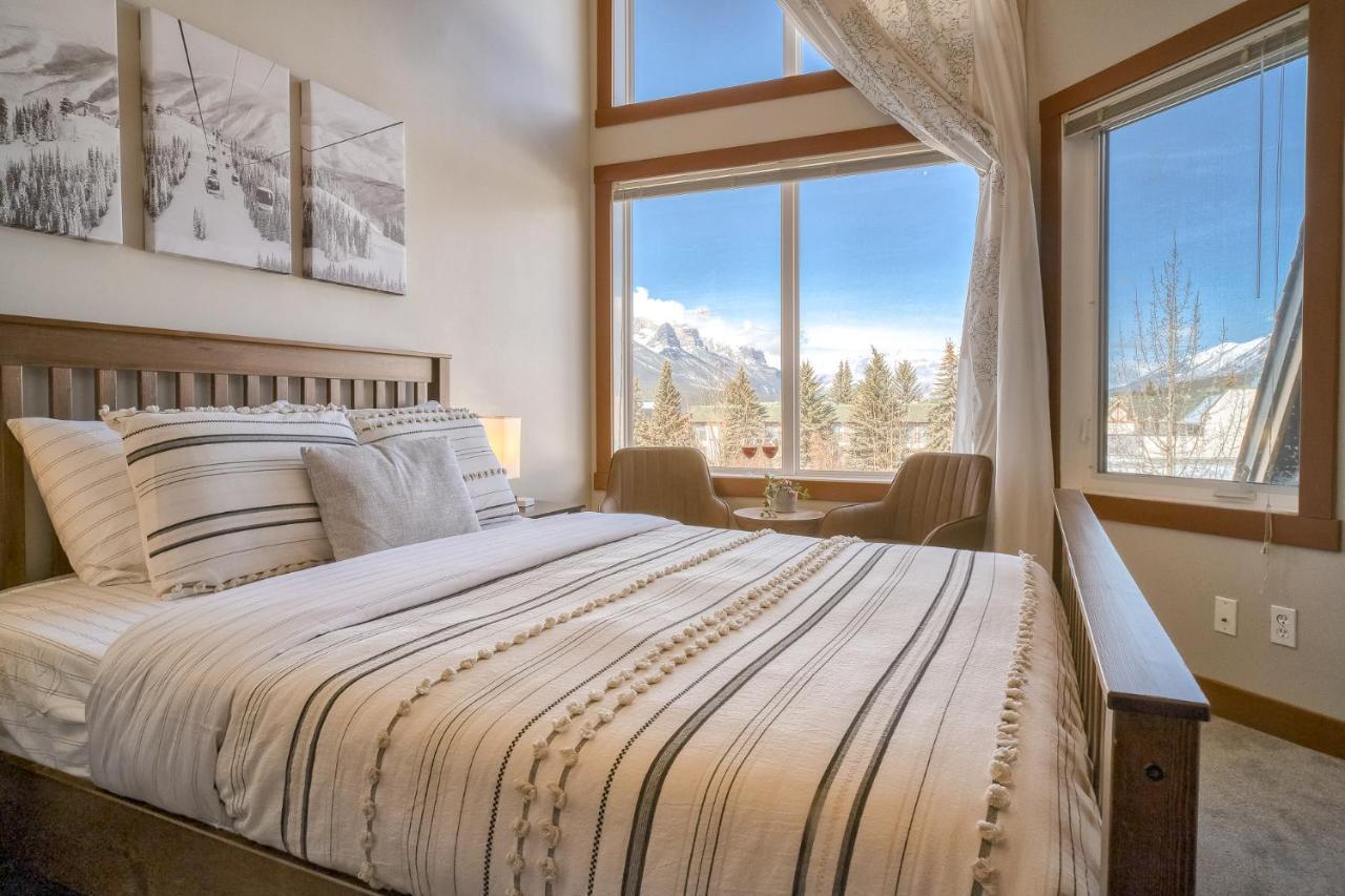 Incredible Mountain View Townhouse In Dt W/ A/c & U/a Parking Holiday home