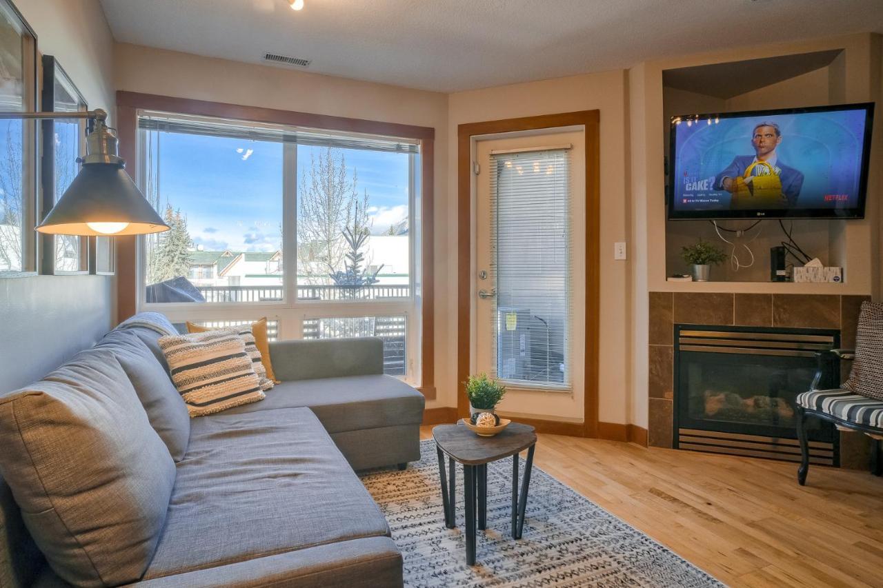 Holiday home Incredible Mountain View Townhouse In Dt W/ A/c & U/a Parking
