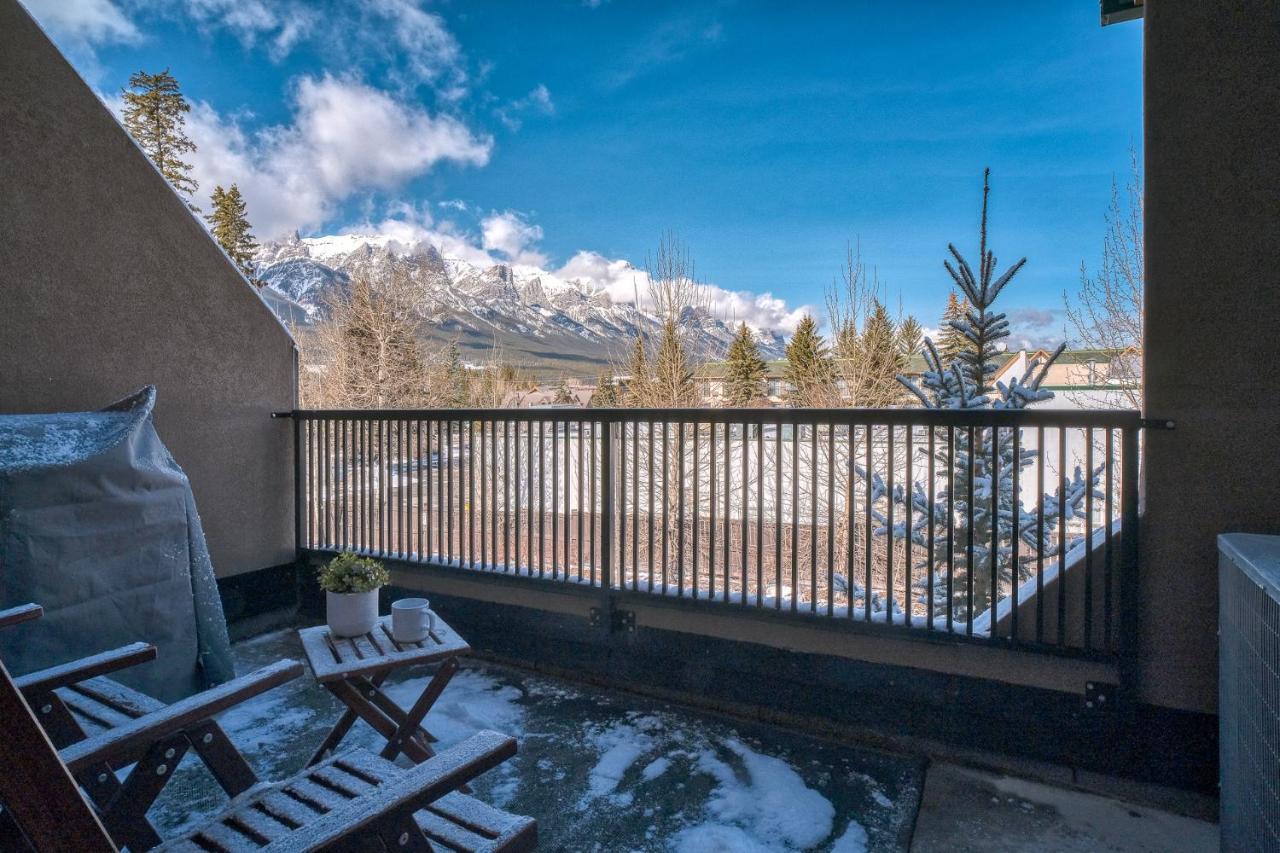 Holiday home Incredible Mountain View Townhouse In Dt W/ A/c & U/a Parking *