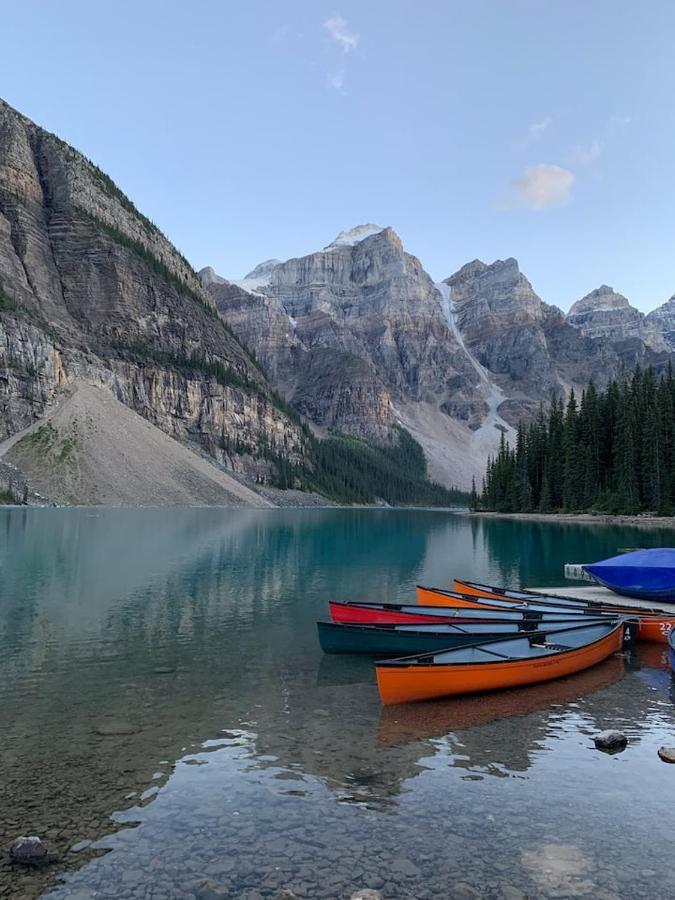 Holiday home Incredible Mountain View Townhouse In Dt W/ A/c & U/a Parking Canmore